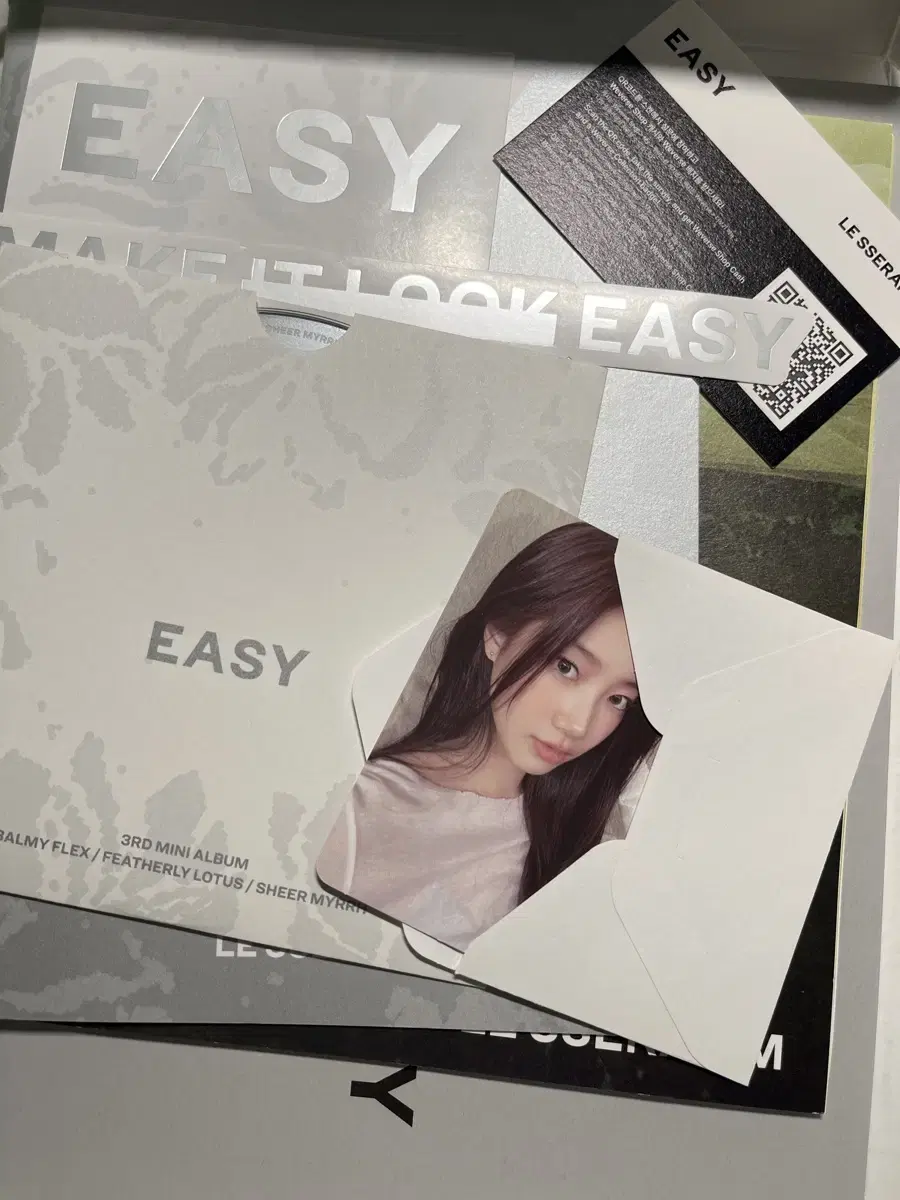 르세라핌 easy 앨범 개봉 새상품