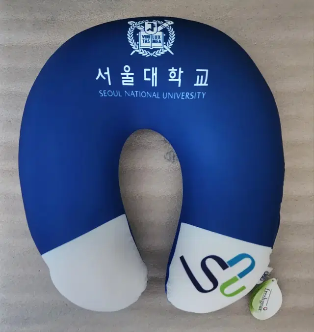 새제품 서울대학교 비즈 목쿠션 쿠션