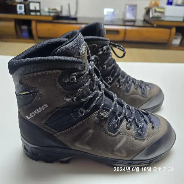 로바] 카탈란 GTX WXL (브라운) / 로바 등산화