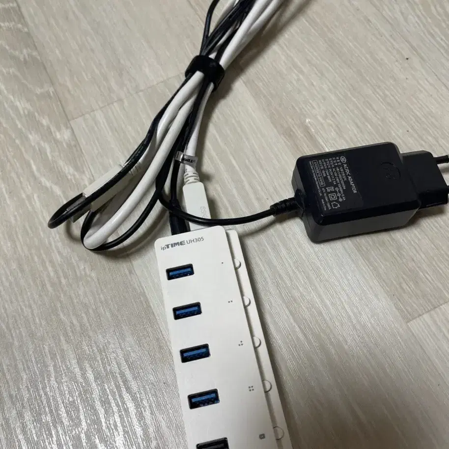 ipTIME UH305 USB HUB