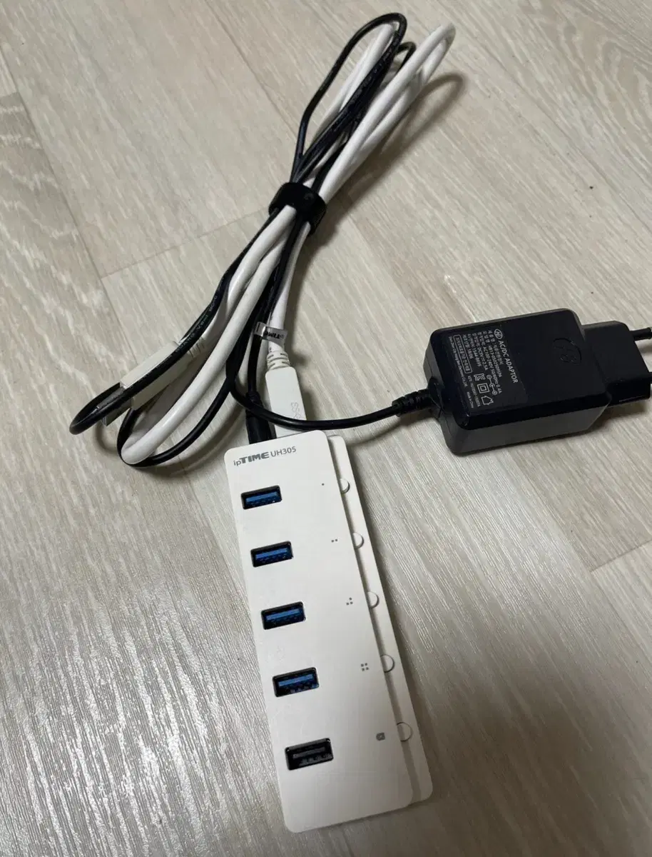 ipTIME UH305 USB HUB