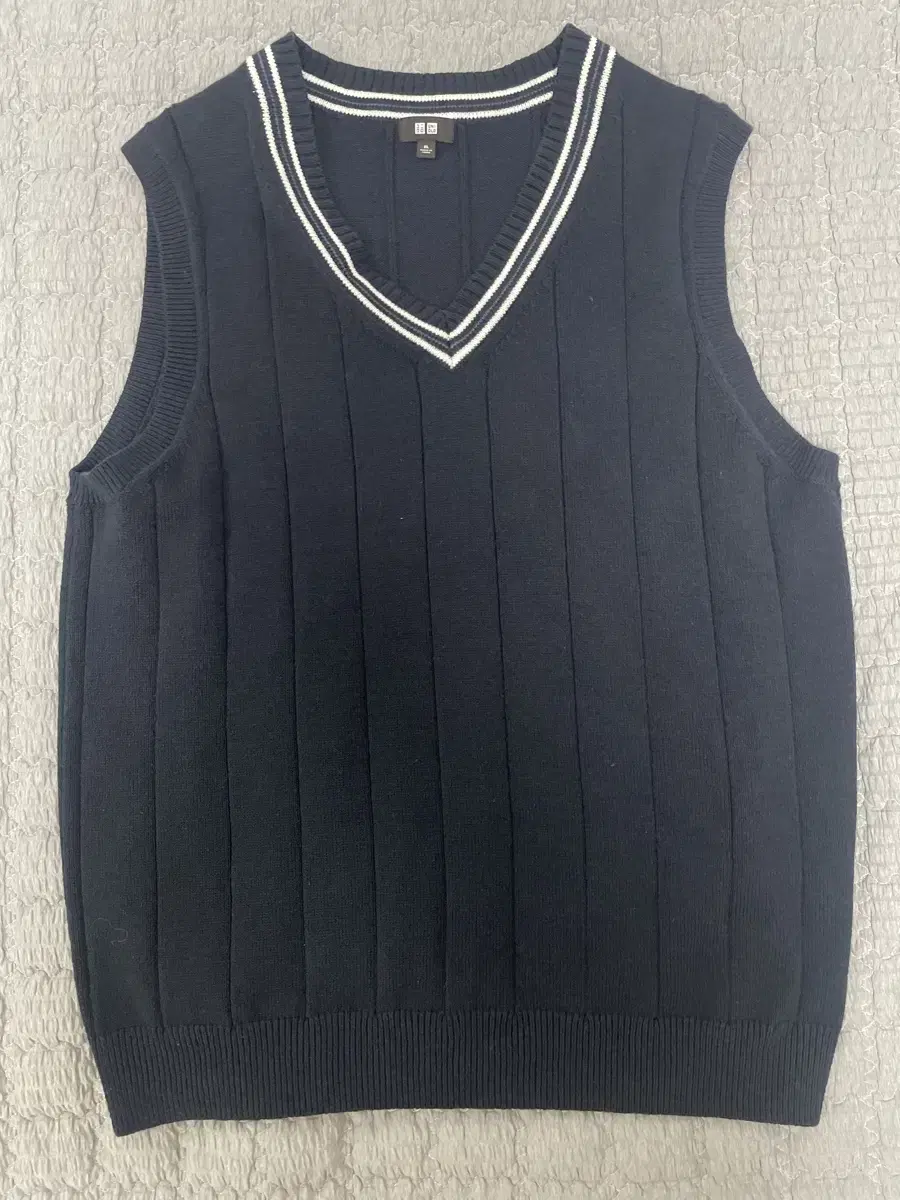 Uniqlo Vest Best