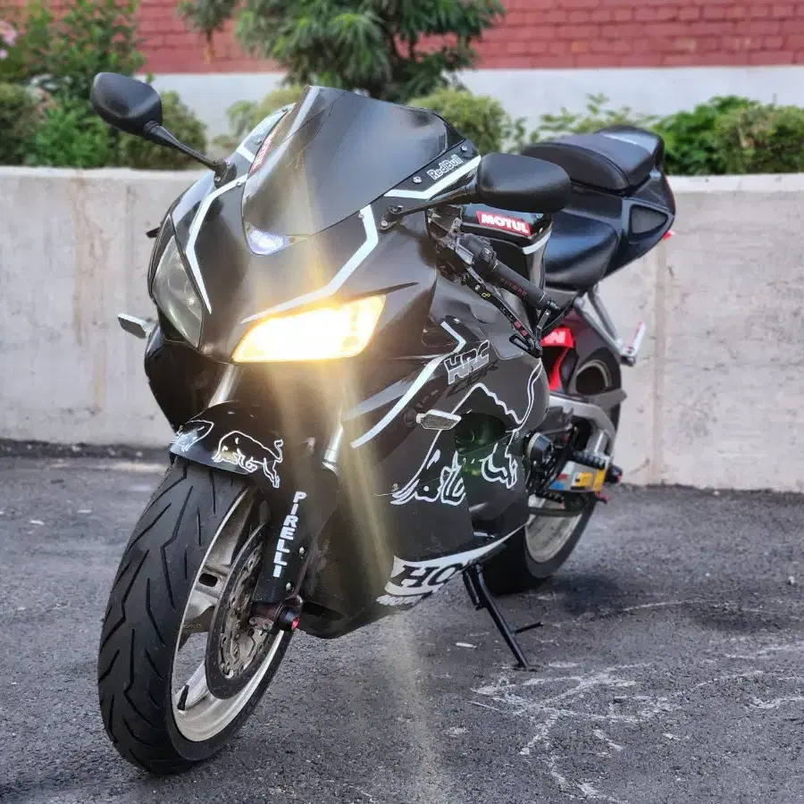 혼다CBR1000rr  05년식 짧은키로수369만원 금액다운