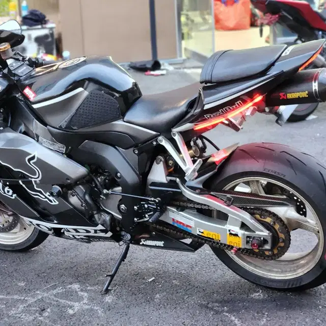 혼다CBR1000rr  05년식 짧은키로수369만원 금액다운