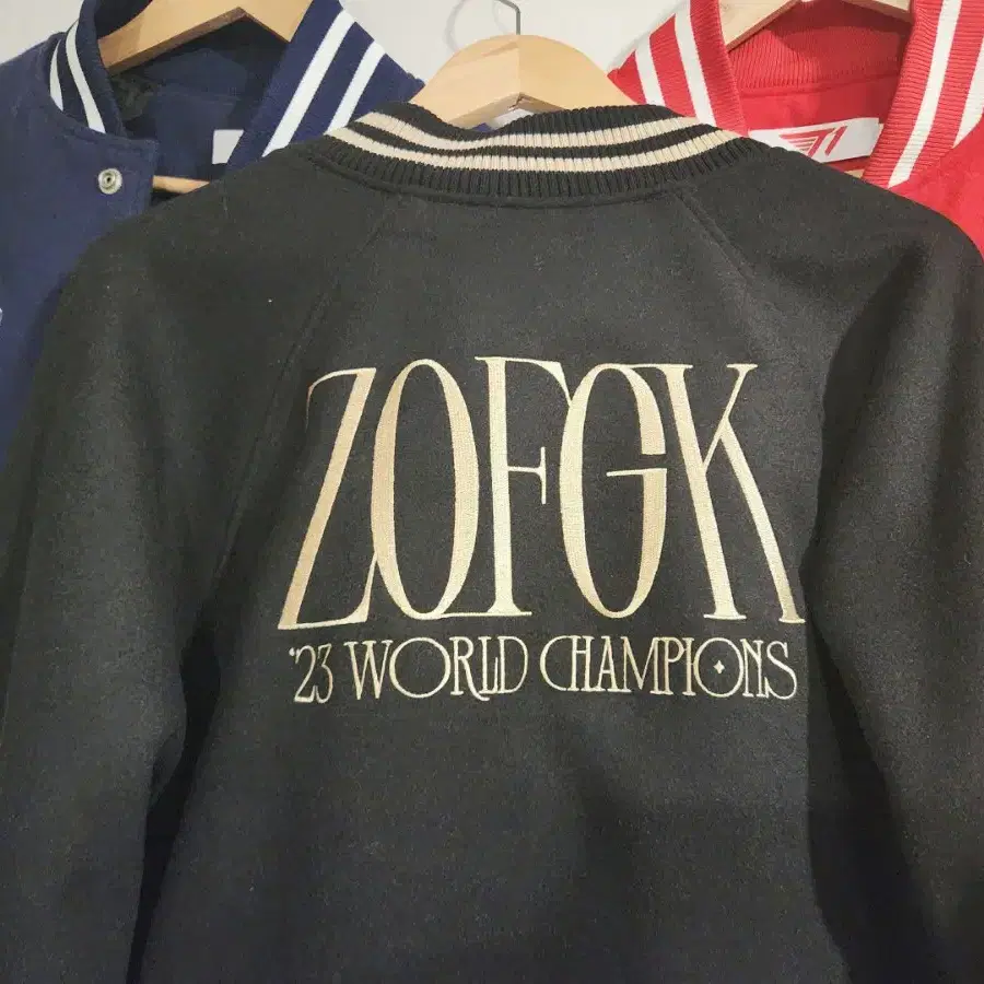 T1 월즈 우승 자켓 팝니다. WORLD CHAMPION JACKET