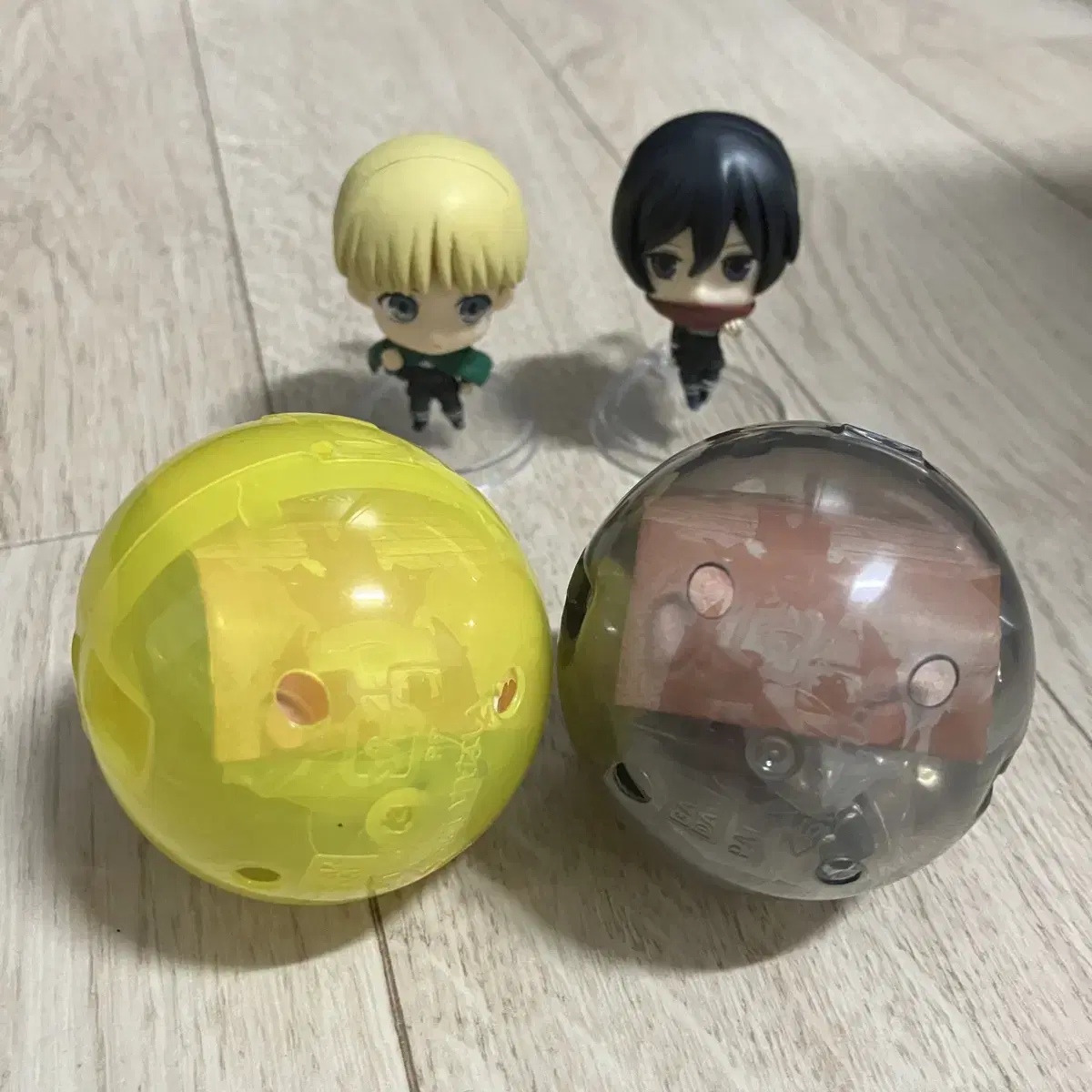 Attack on Jin Capsule Figure Gachamikasa Armin Set