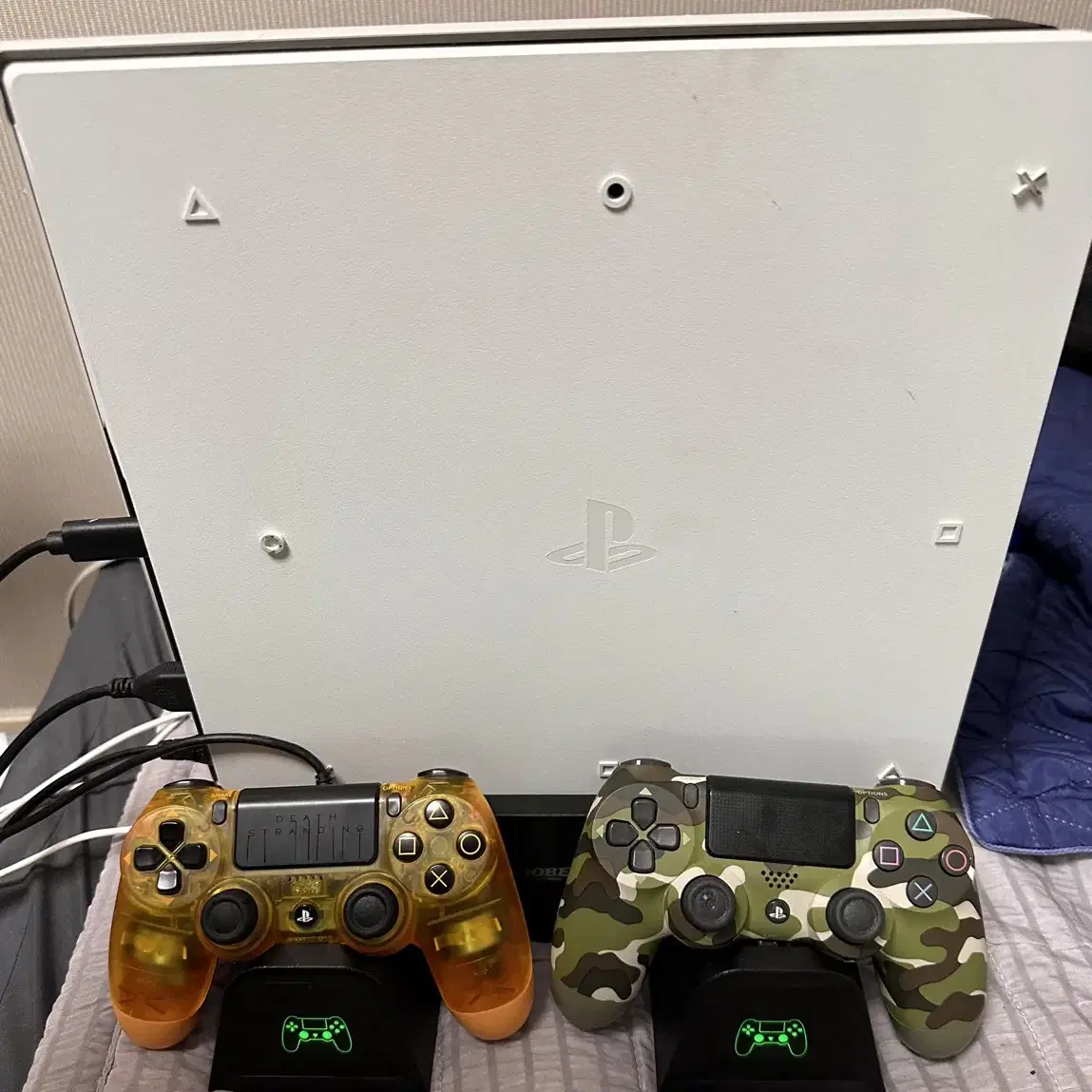 PS4게임기+무선조이스틱+게임팩+클링스탠드+귀멸칼날캐릭터=일괄판매!^^