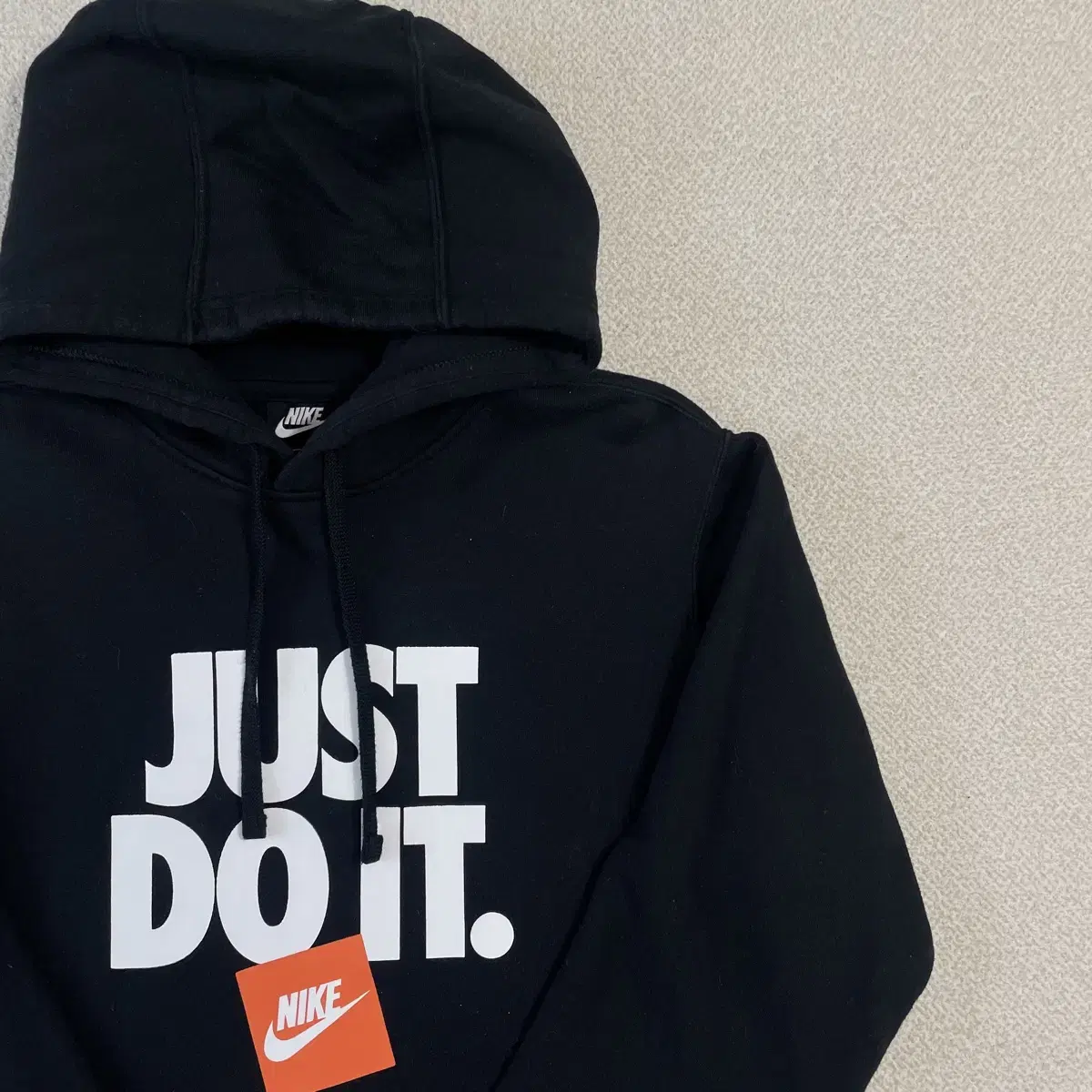 나이키 JUST DO IT 빅 로고 블랙 후드티