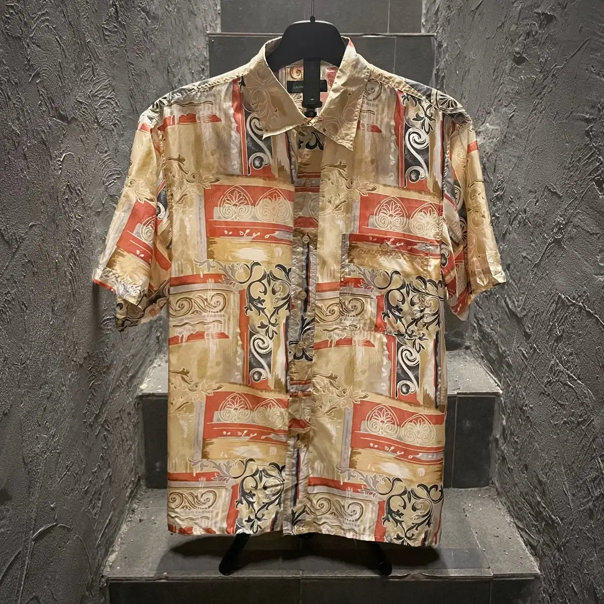 Laurent Benon beige ethnic patterned silk short-sleeved shirt with one-pocket ameqazi