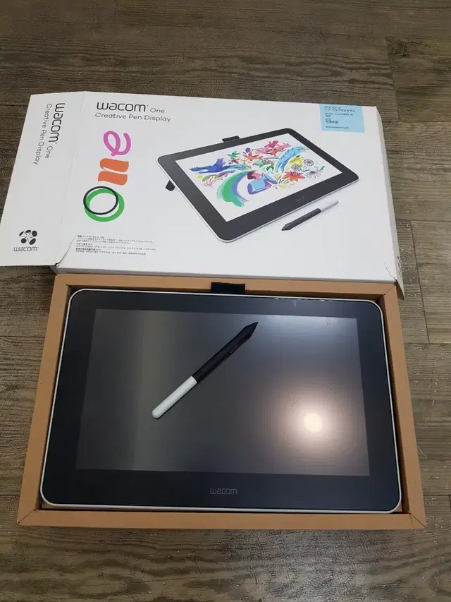 와콤 원 와콤 Wacom One DTC133 케이블없음