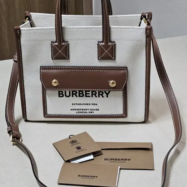 버버리가방 burberry 미니 프레야 토트백