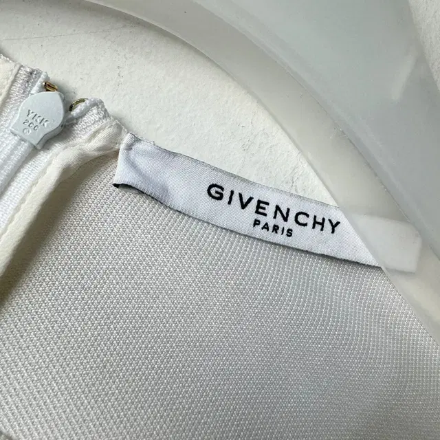 지방시 GIVENCHY 로우컷 타이 랩 블라우스