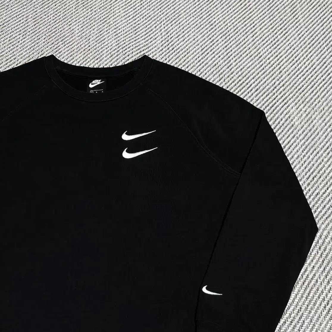 [ L ] Nike 나이키 더블 스우시 빅로고 라운드 맨투맨