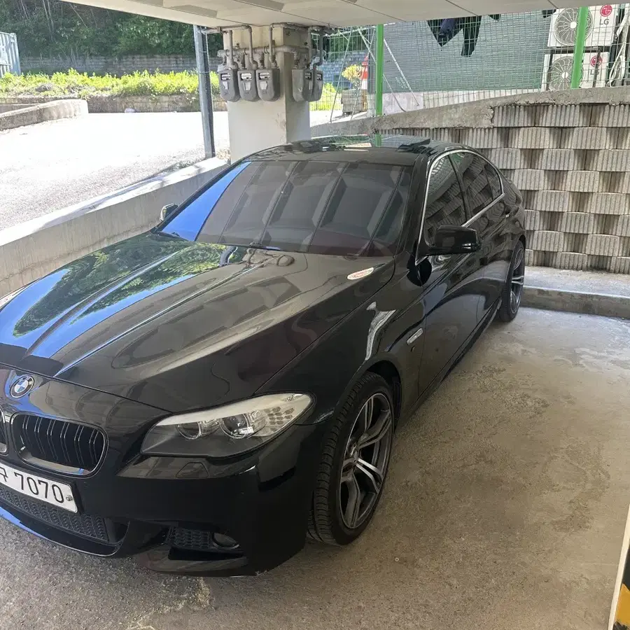 BMW 523i