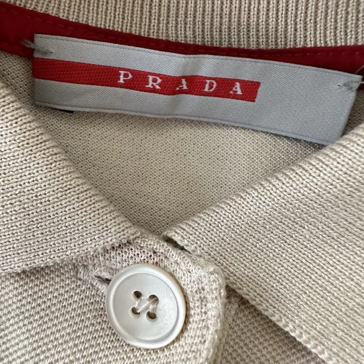 프라다 Prada 로고 여성 pk 카라 반팔 티셔츠