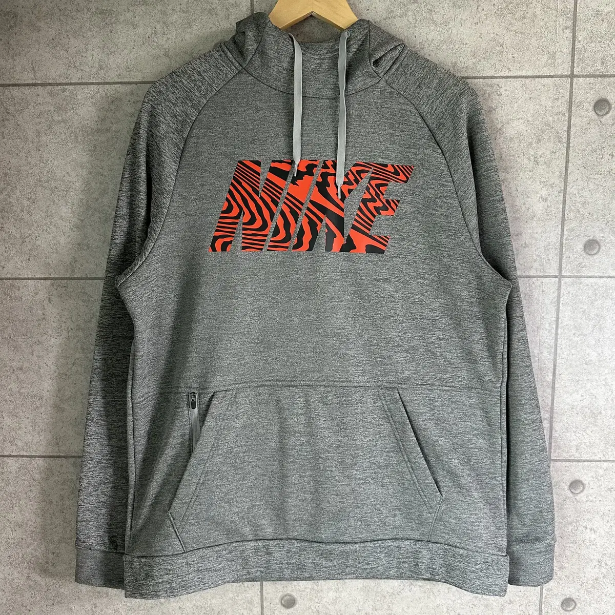 [100] Brand New Nike Therma Hoodie 6246