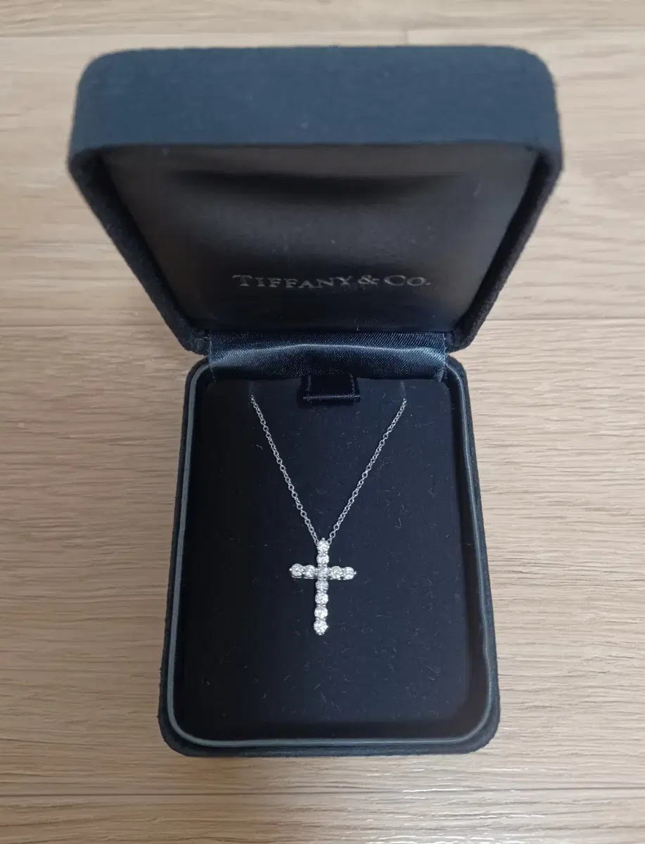 Small) Tiffany Cross dia necklace/cross-platinum-necklace/PT950