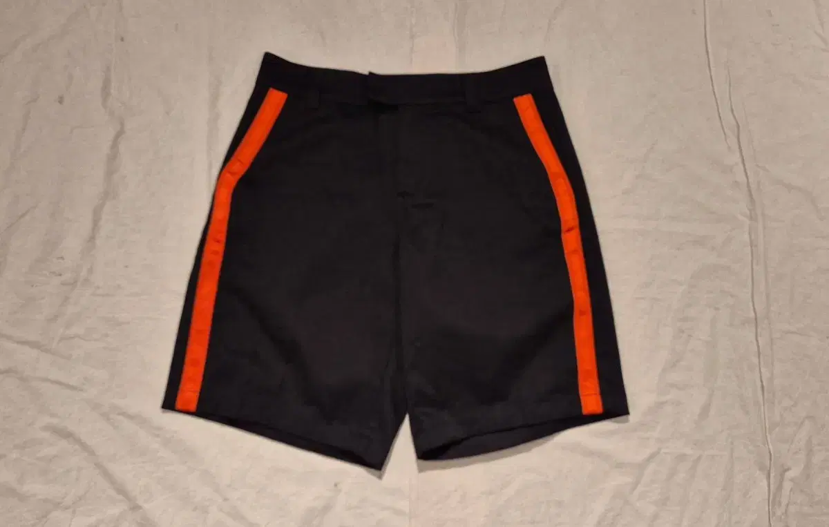 32>Soulland Taping Short Pants