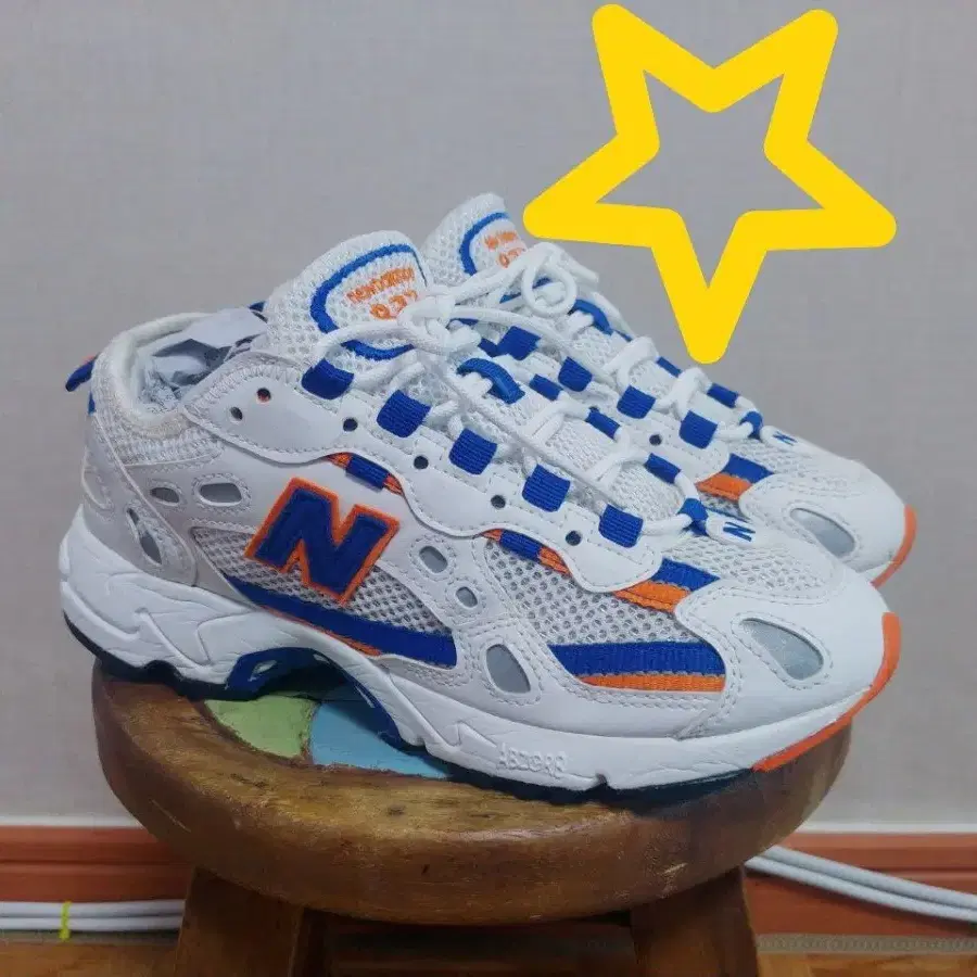 230 / NEWBALANCE (뉴발란스) 정품 여성 827 운동화