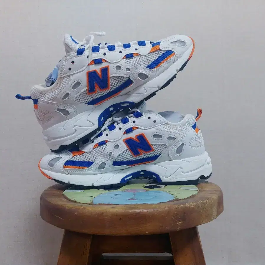 230 / NEWBALANCE (뉴발란스) 정품 여성 827 운동화