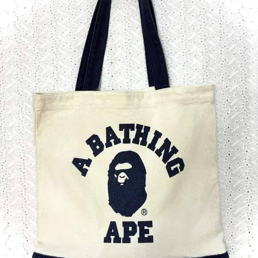 A BATHING APE 베이프 캔버스 토트백