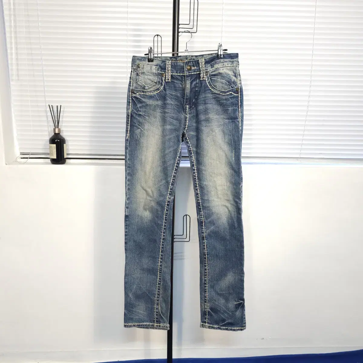 SHANE JEANS Vintage Stitched Denim Pants