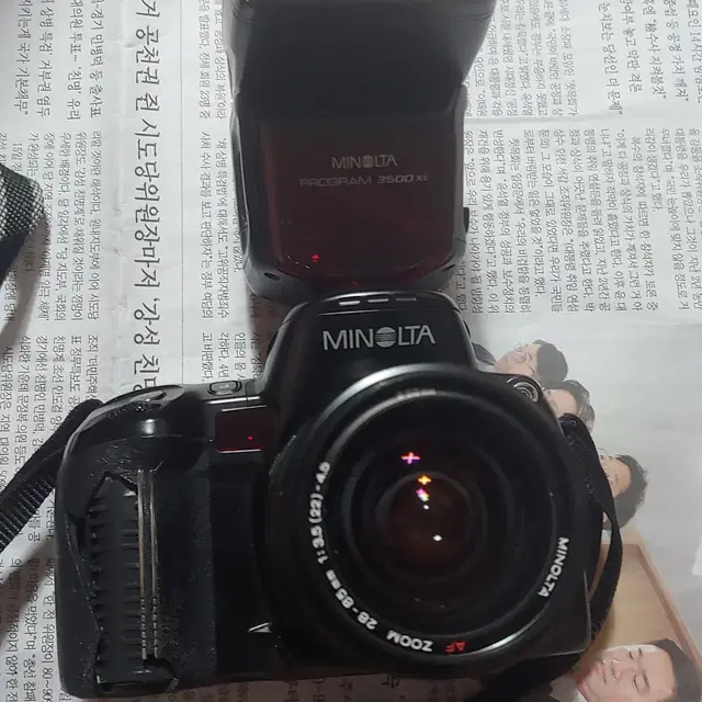 미놀타 (MINOLTA) DYNAX 800si 필름카메라 팝니다..