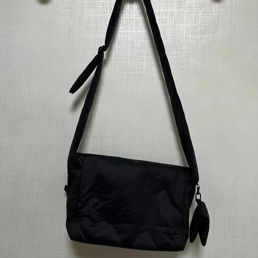 인유즈(INUSE) ANTIMICROBIAL TRAVEL TOTE BAG