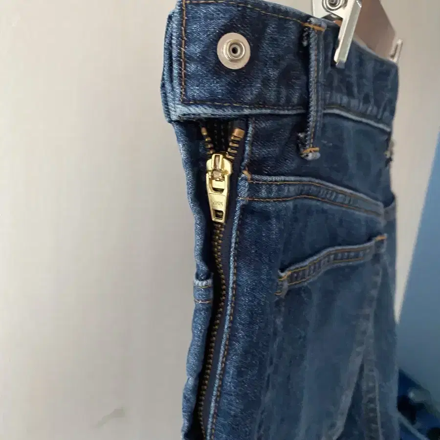 토가 부츠컷 데님 팬츠 Zip denim pants