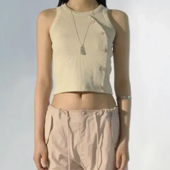Graphic open back slit top (Ivory) - bonnae