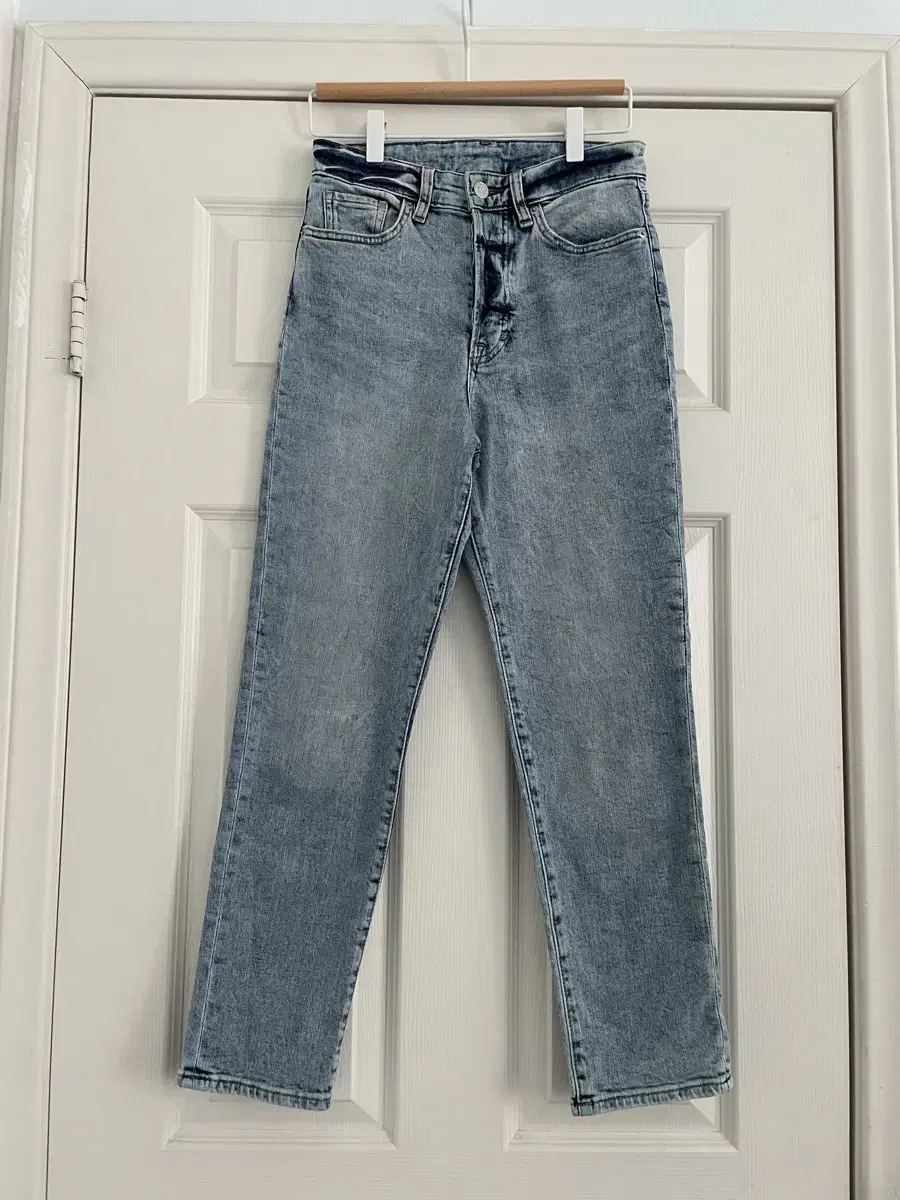 H&M High Waisted High Waisted Jeans Zara Gess Levi's Mamzin Distressed Denim