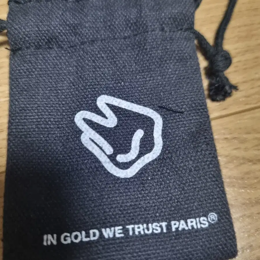 IN GOLD WE TRUST PARIS 팔찌