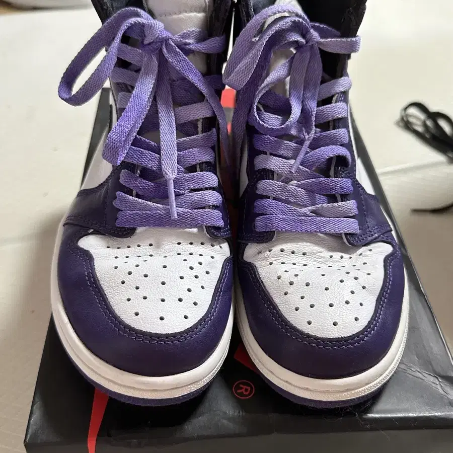 Jordan 1 Retro High OG Court Purple 240