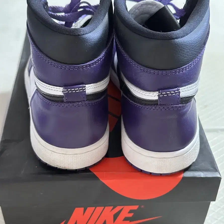 Jordan 1 Retro High OG Court Purple 240