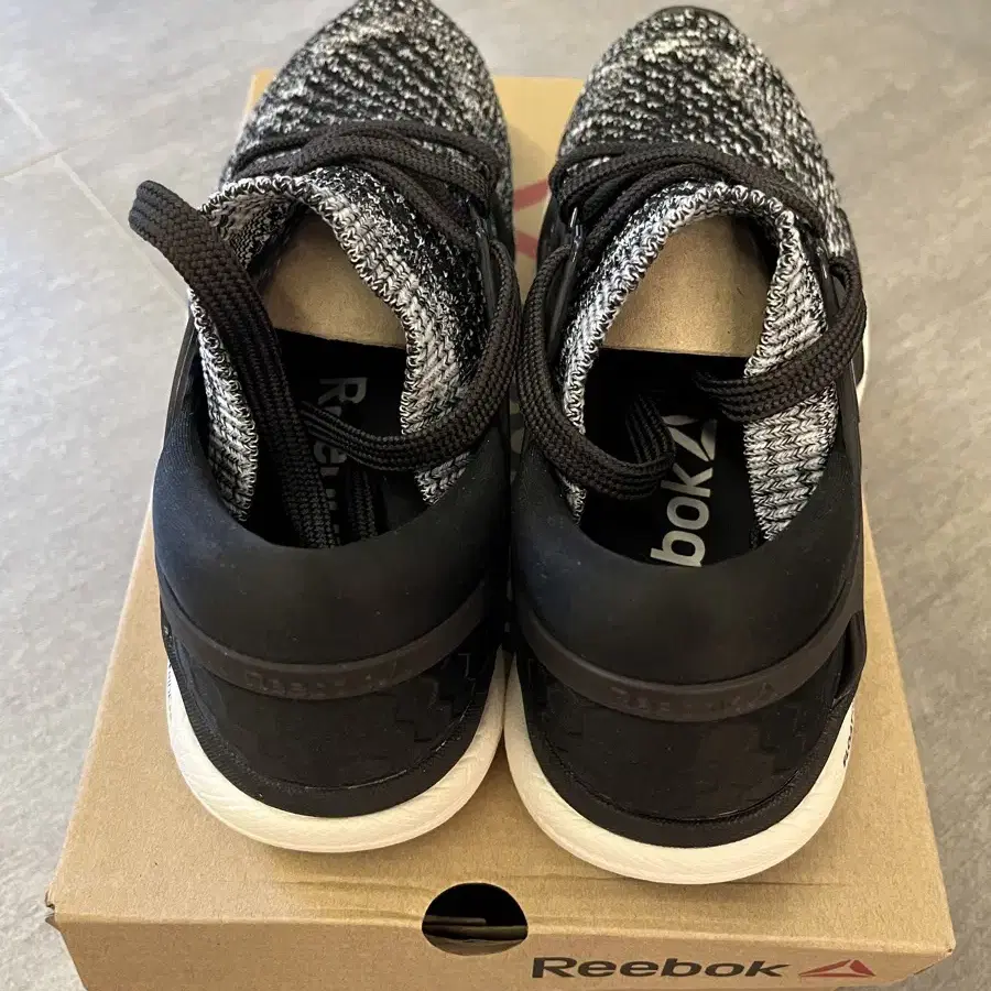 리복 플로트라이드 런 REEBOK FLOATRIDE RUN ULTK