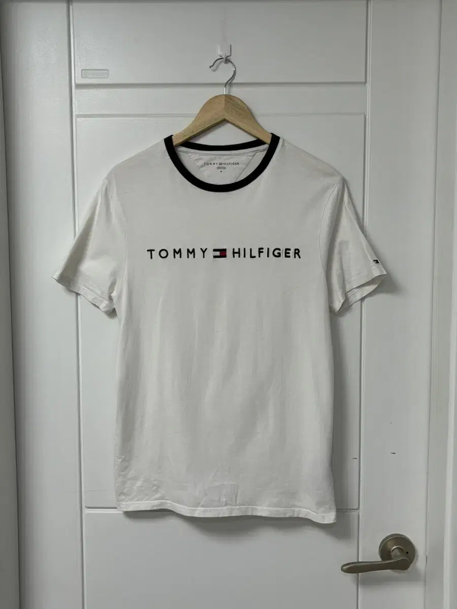 Tommy Round Short Sleeve M (1 run)