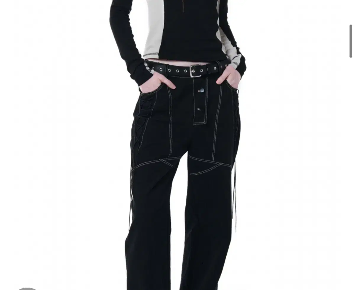 세릭 DIAGONAL BUTTON STRING PANTS