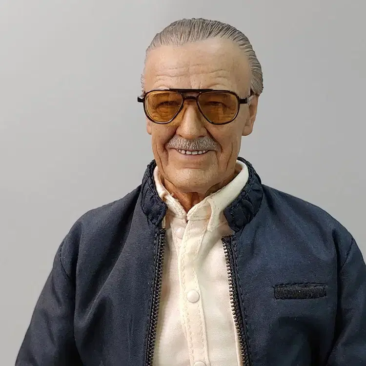 핫토이 MMS327 스탠리 Hot Toys Stan Lee