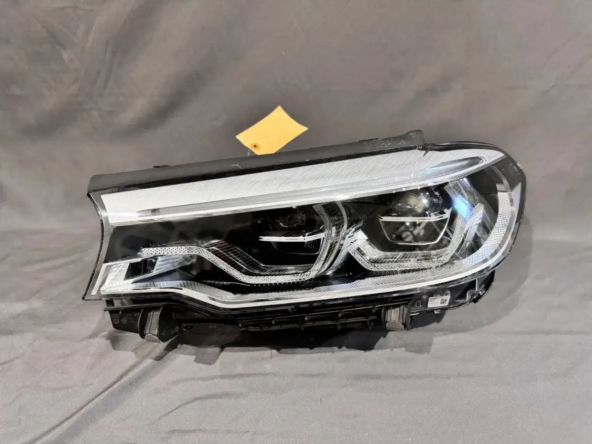 BMW G30 전기형 LED 라이트 운전석 판매 합니다