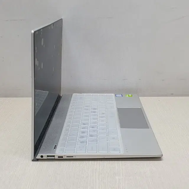 HP ENVY 13 i5-8 8G SSD512G FHD MX150 양호