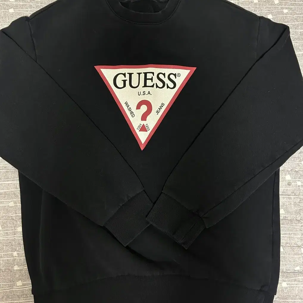 Guess 후드티