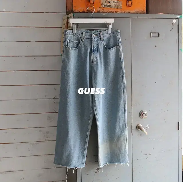 (착용컷) GUESS 와이드 커팅 진 (남성용 30)