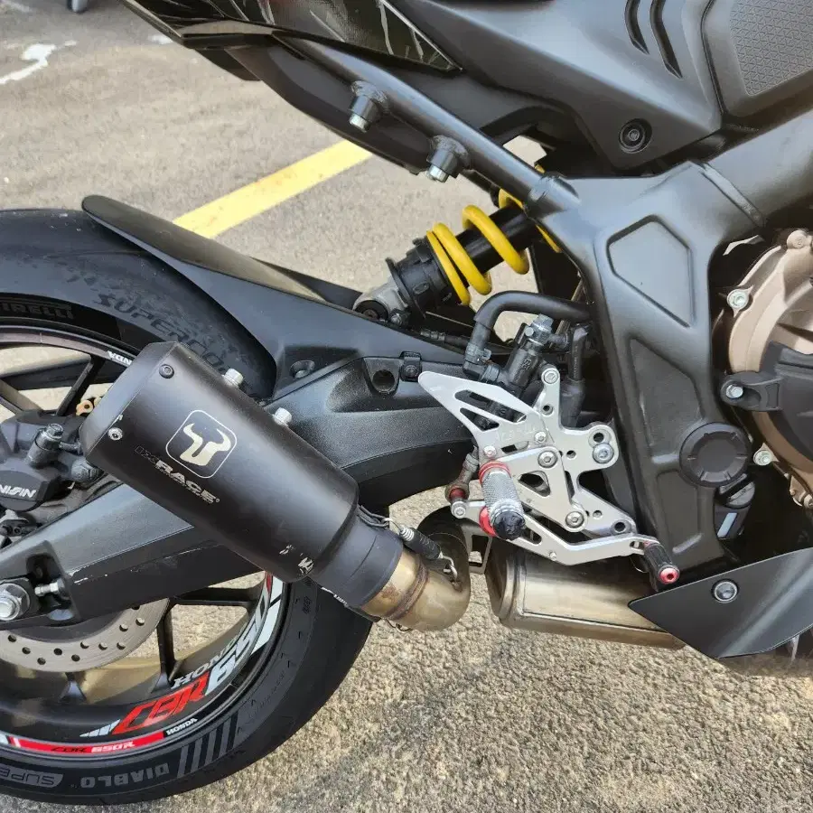 CBR650R 21년식 익실풀배기 소음기탈거 구변완 풀데칼