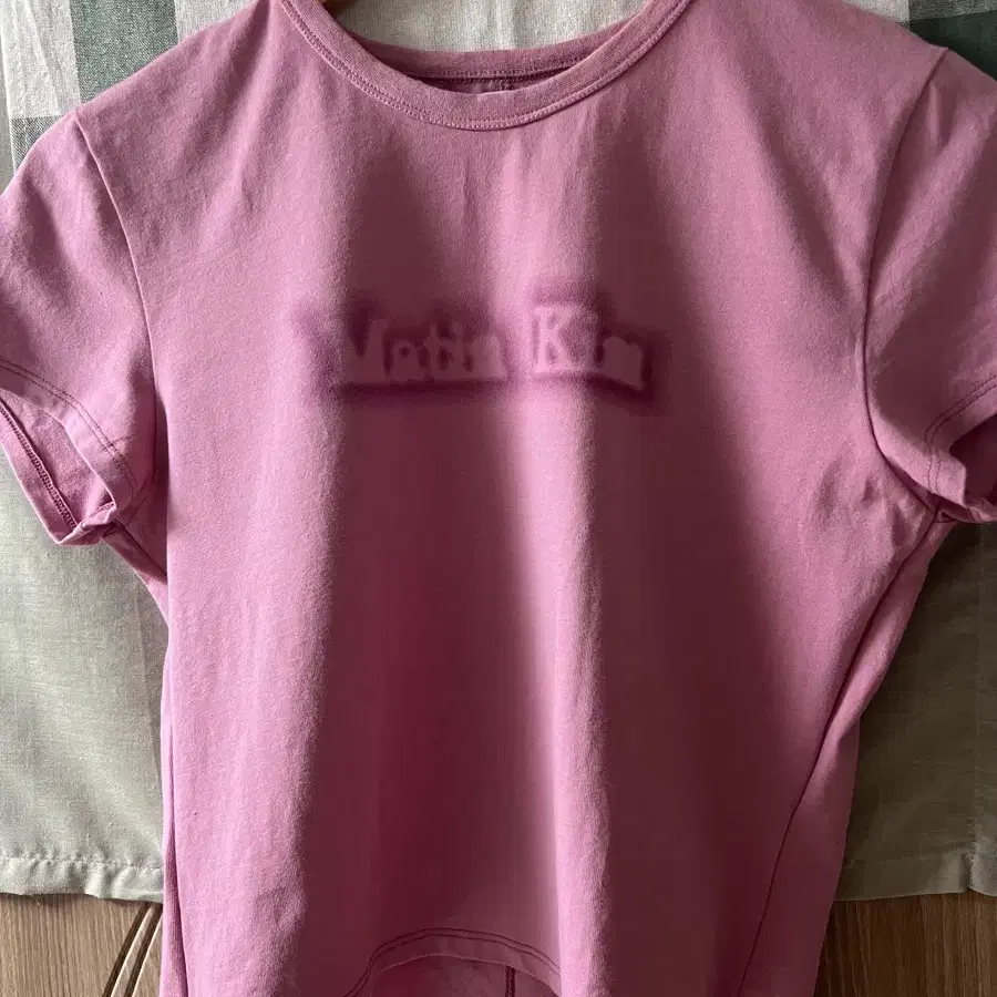 마뗑킴 MATIN SHADE LOGO CROP TOP IN PINK