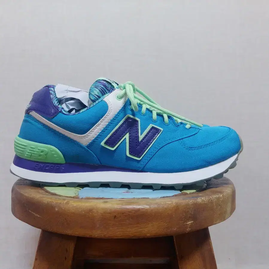 235 / NEWBALANCE (뉴발란스) 정품 여성 574 운동화