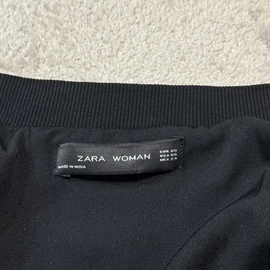 zara woman 빈티지 자수 새틴 블루종 자켓