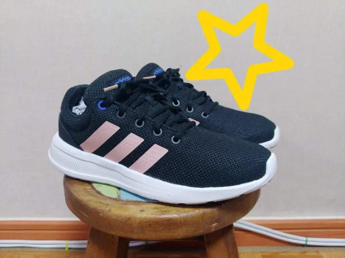 250 / ADIDAS (아디다스) 정품 여성 운동화 런닝화