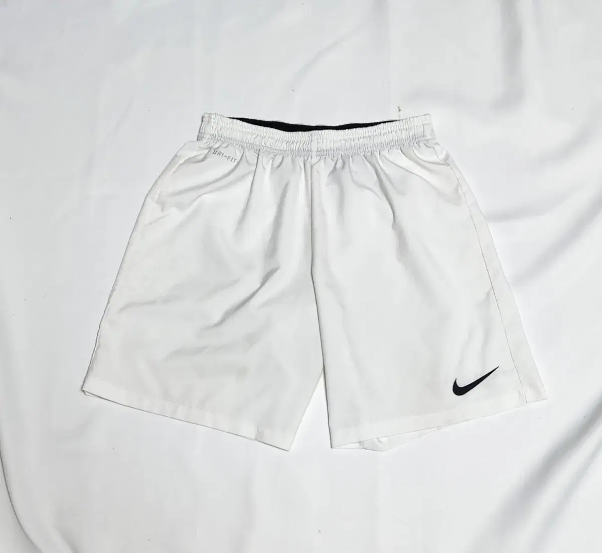 Nike Basic Swoosh White Trackpants vahn Pants