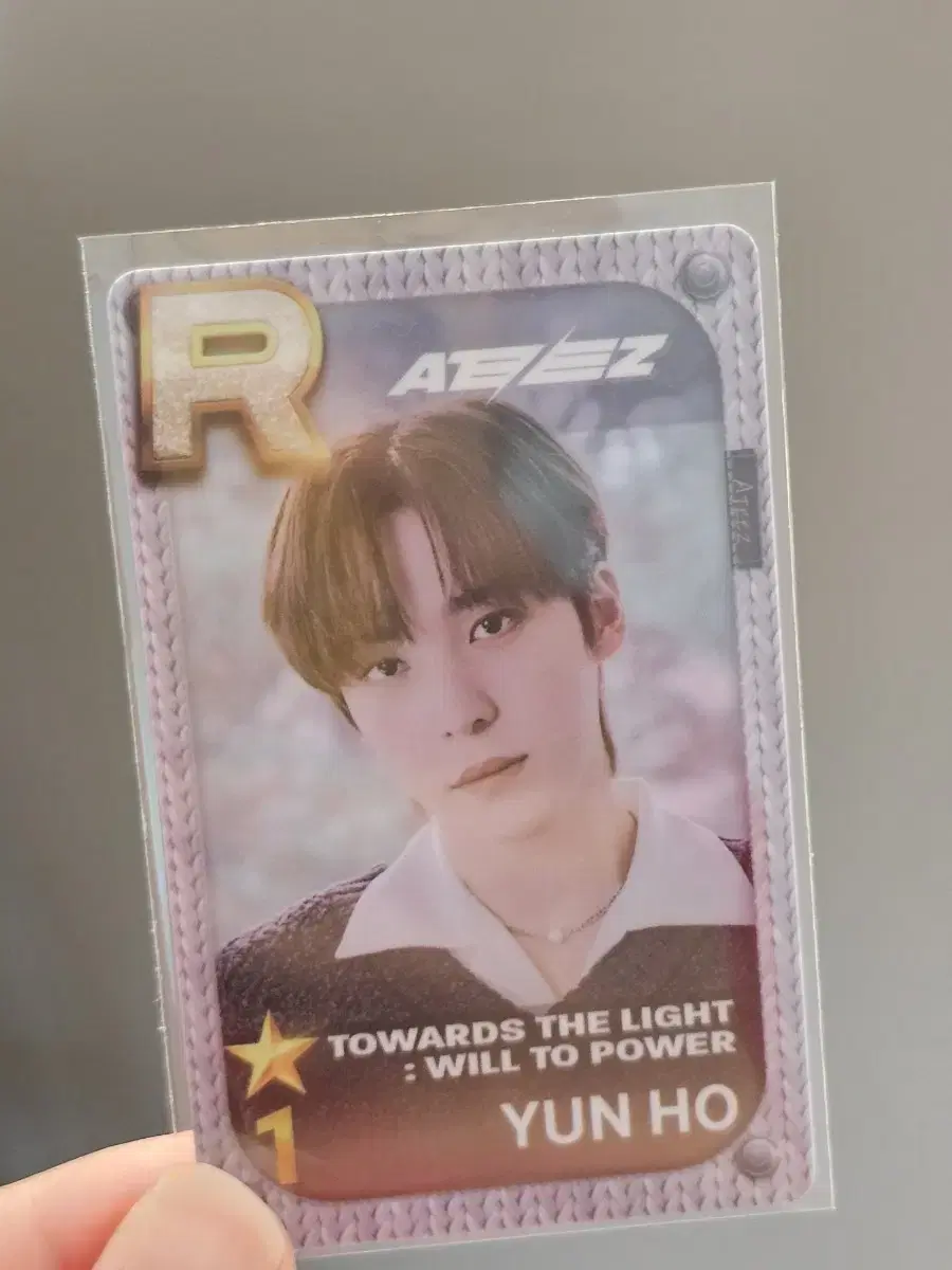 ShoeStyles ateez yunho Photocard