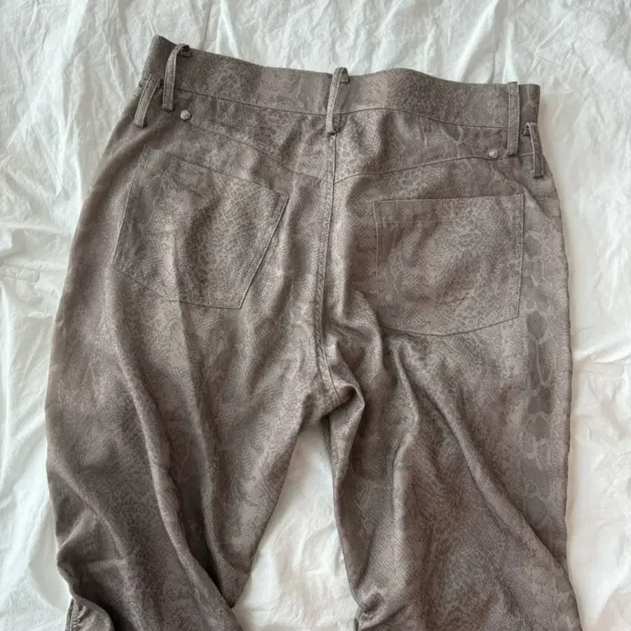 2000ARCHIVES Snake Shirring Pants Beige